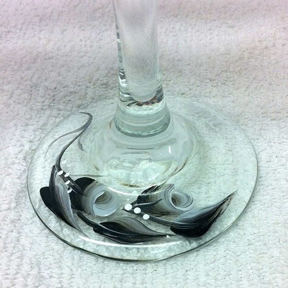 Black and White Rosebuds Wine Glasses (Set of 2)