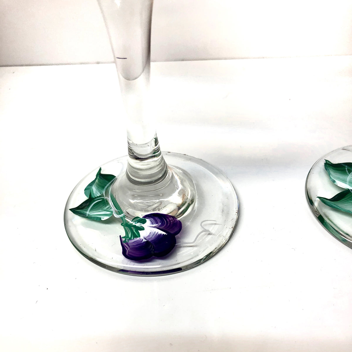 Purple Violets Wine Glass (Single Glass)