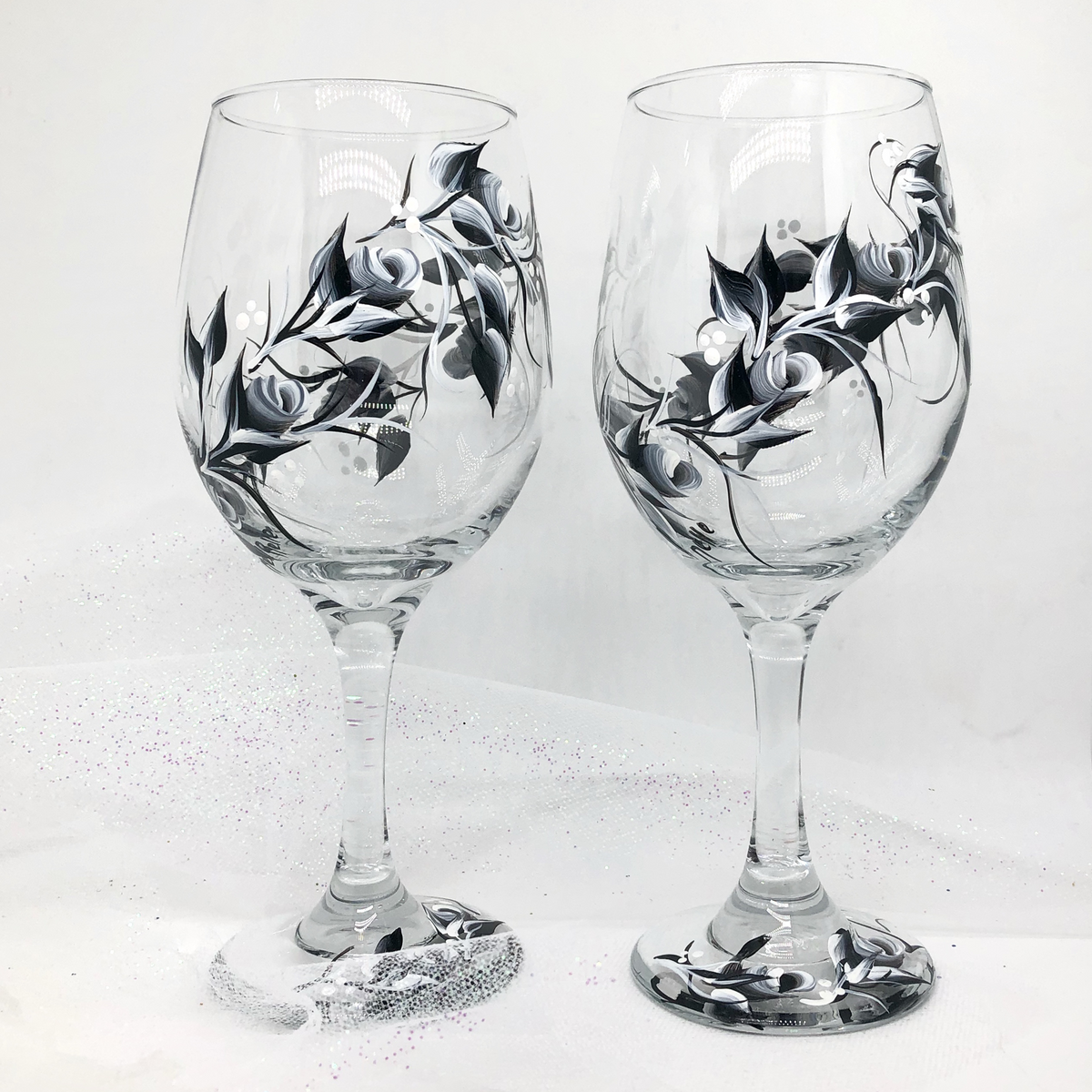 Black and White Rosebuds Wine Glasses (Set of 2)